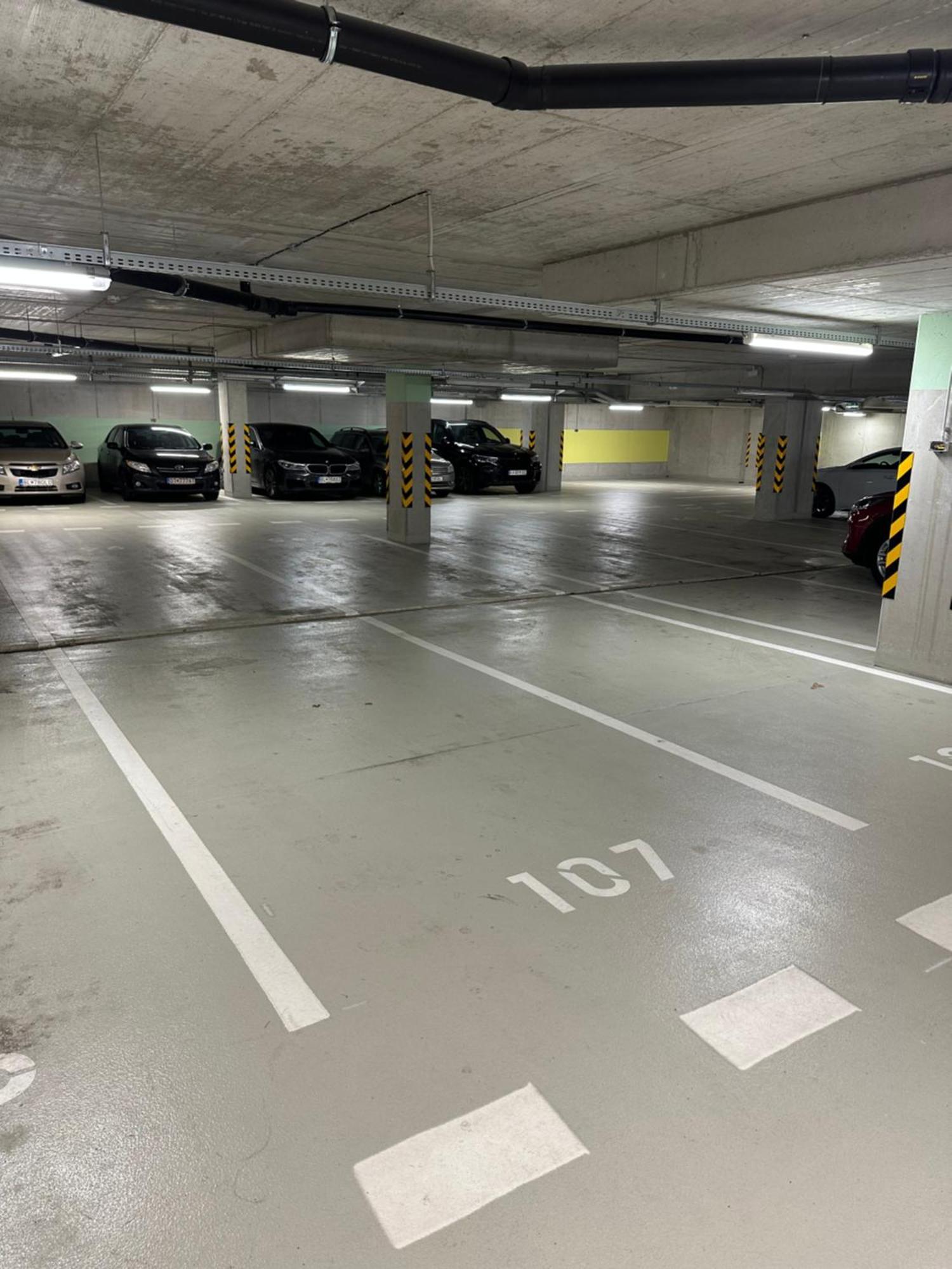 Ein Park Apartment With Free Parking Bratislava Exterior foto